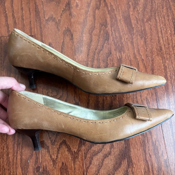 Tahari Camel Munich Kitten Heels with Bow Detail, 8 - Picture 3 of 8